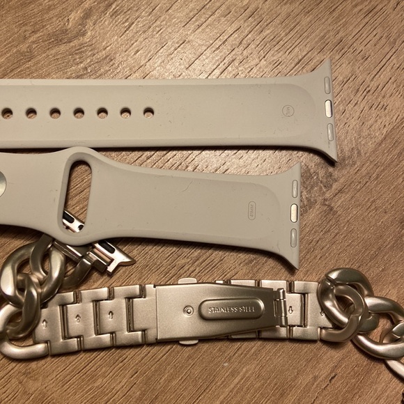 ⭐️BUNDLE⌚️Apple Watch Series 7 [GPS 41mm] in Starlight w/ 6 bands - Picture 9 of 13